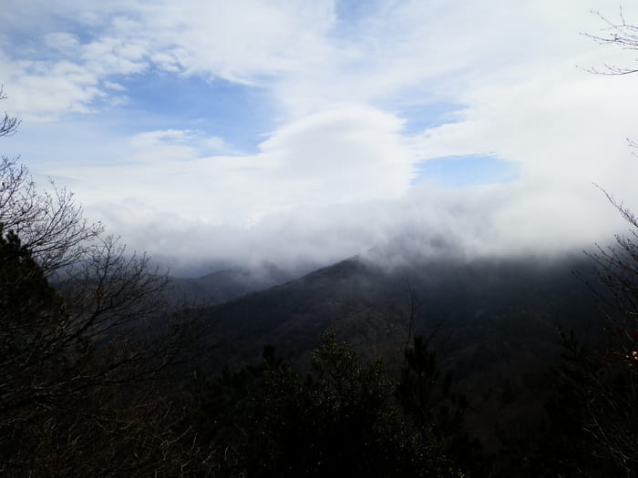 paysage dans les nuages 